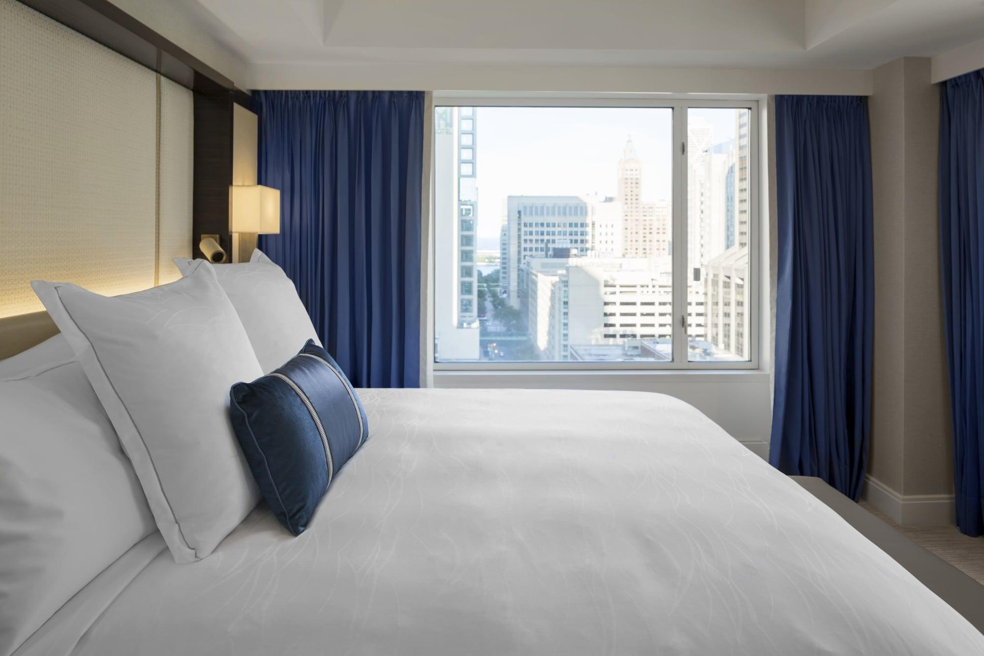 Luxury Hotel Rooms in Chicago